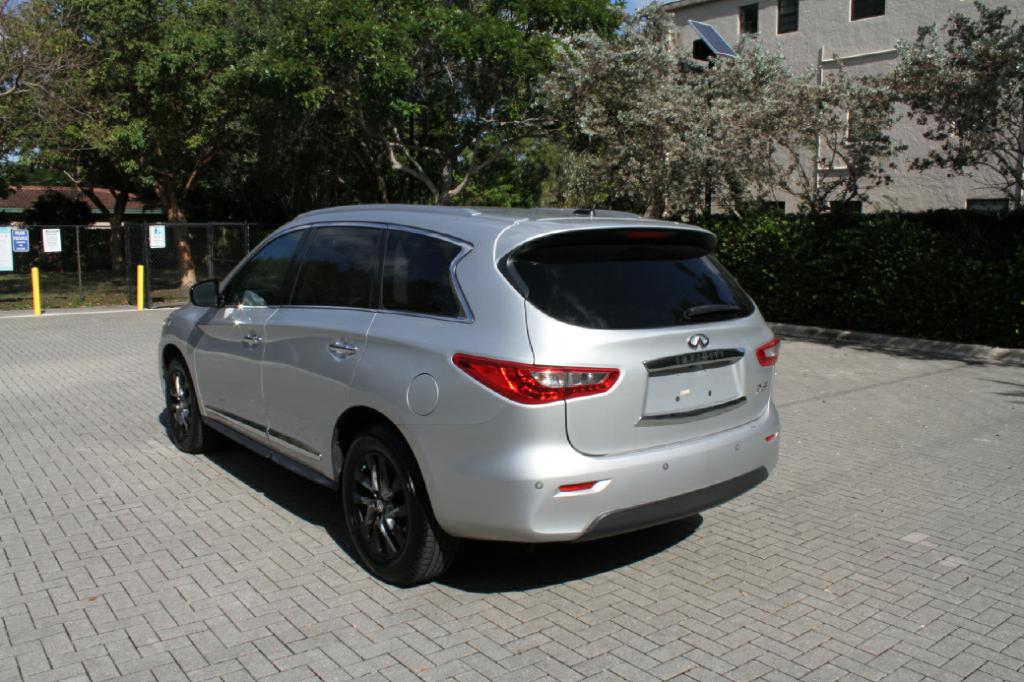 Photo 8 of this INFINITI JX
