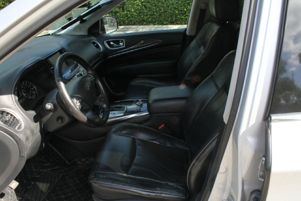 Photo 9 of this INFINITI JX