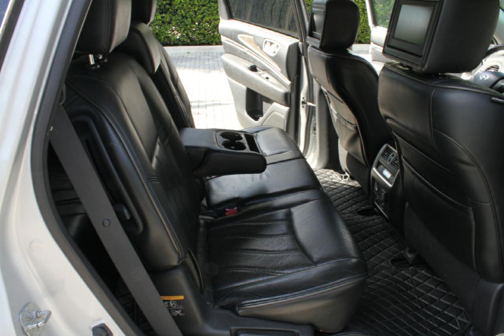 Photo 13 of this INFINITI JX