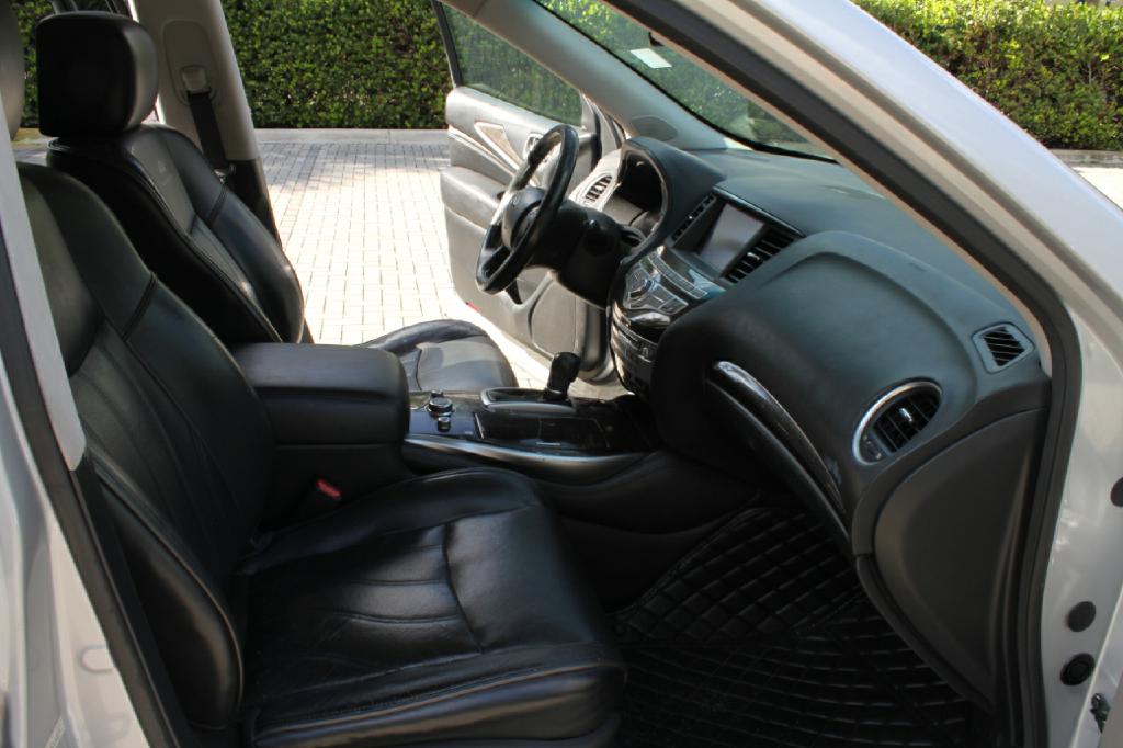 Photo 15 of this INFINITI JX