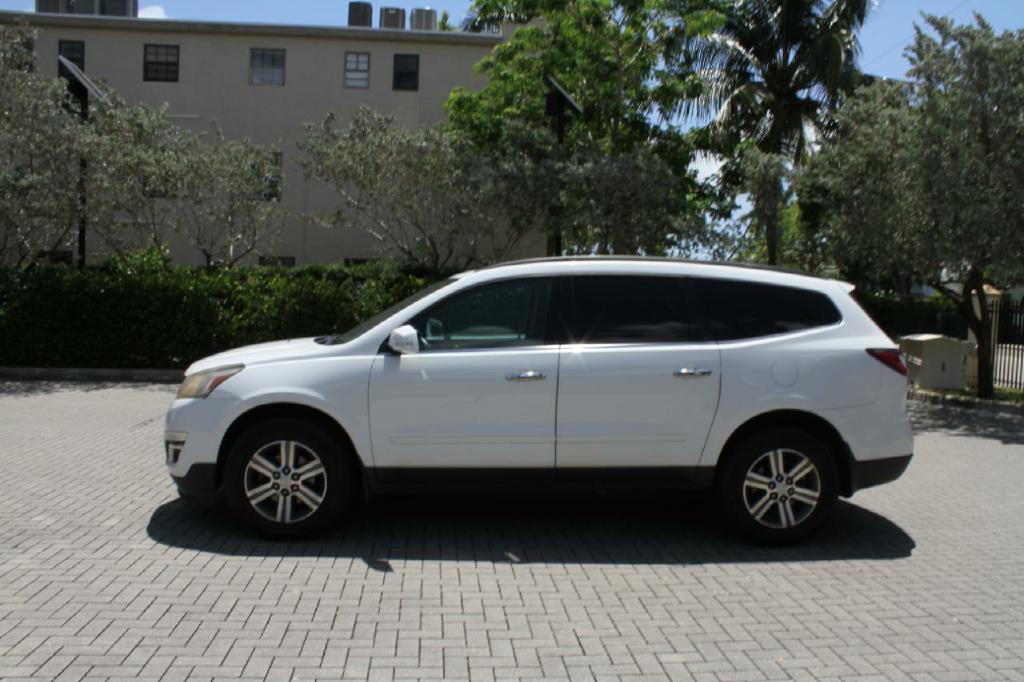 Photo 2 of this CHEVROLET TRAVERSE