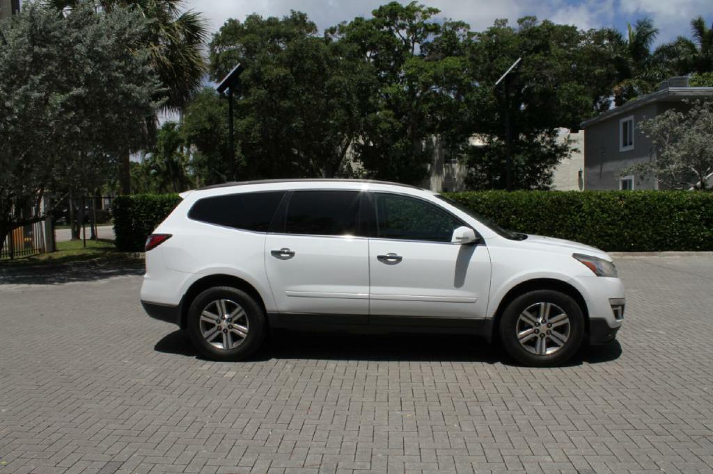 Photo 5 of this CHEVROLET TRAVERSE