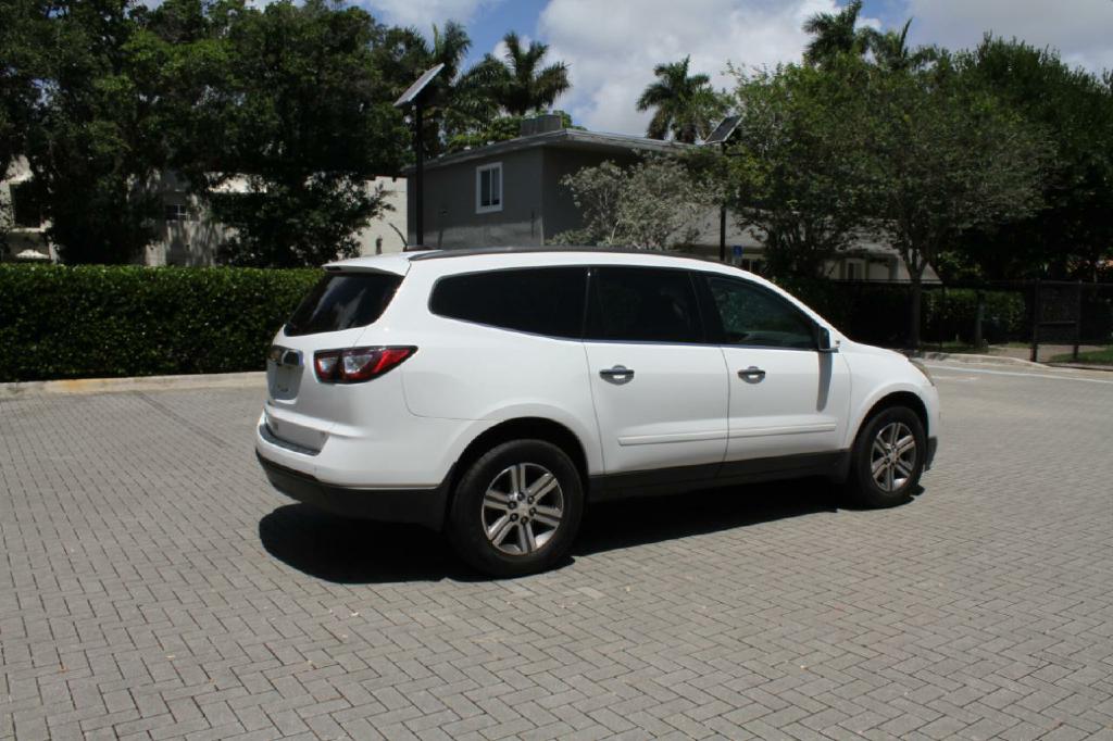 Photo 6 of this CHEVROLET TRAVERSE