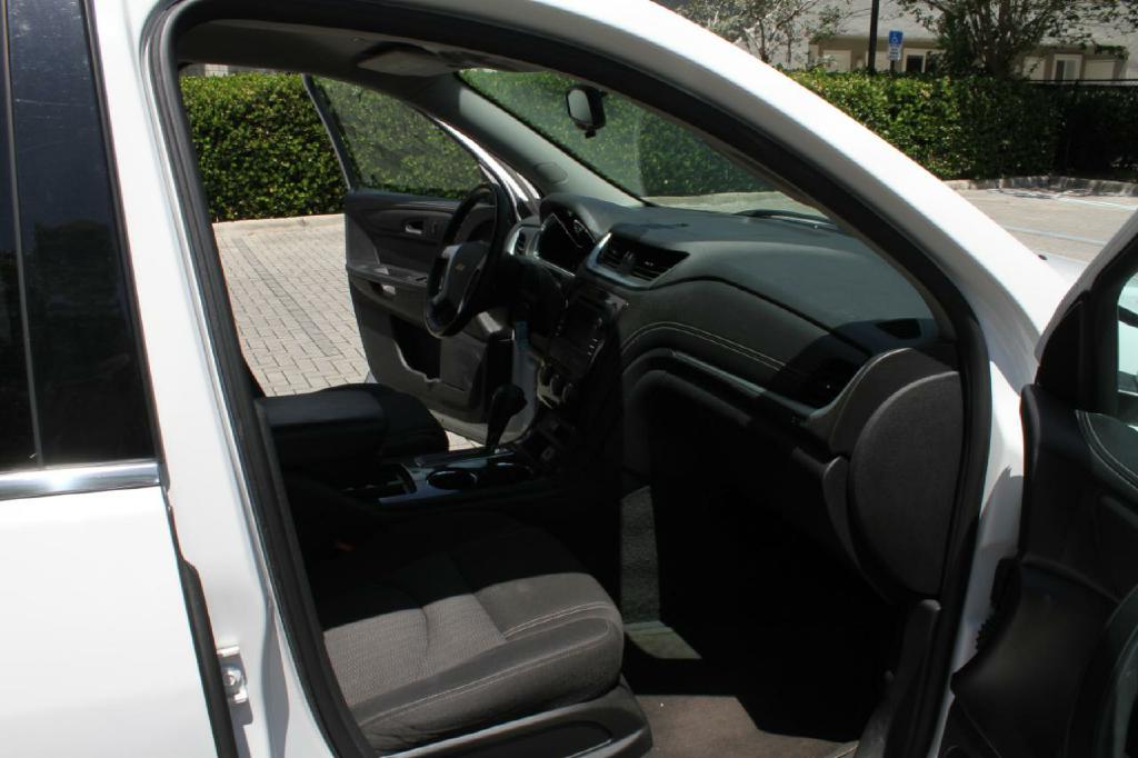 Photo 15 of this CHEVROLET TRAVERSE