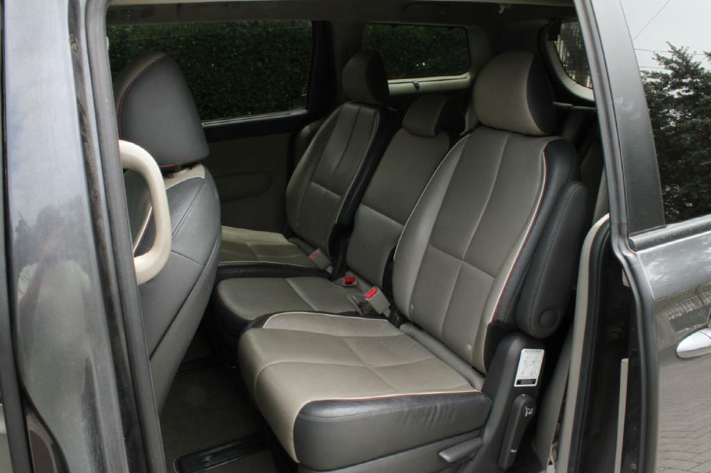 Photo 10 of this KIA SEDONA