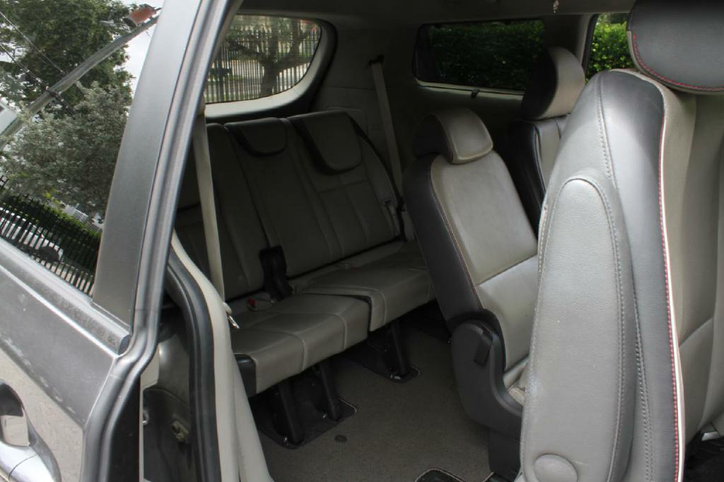 Photo 12 of this KIA SEDONA