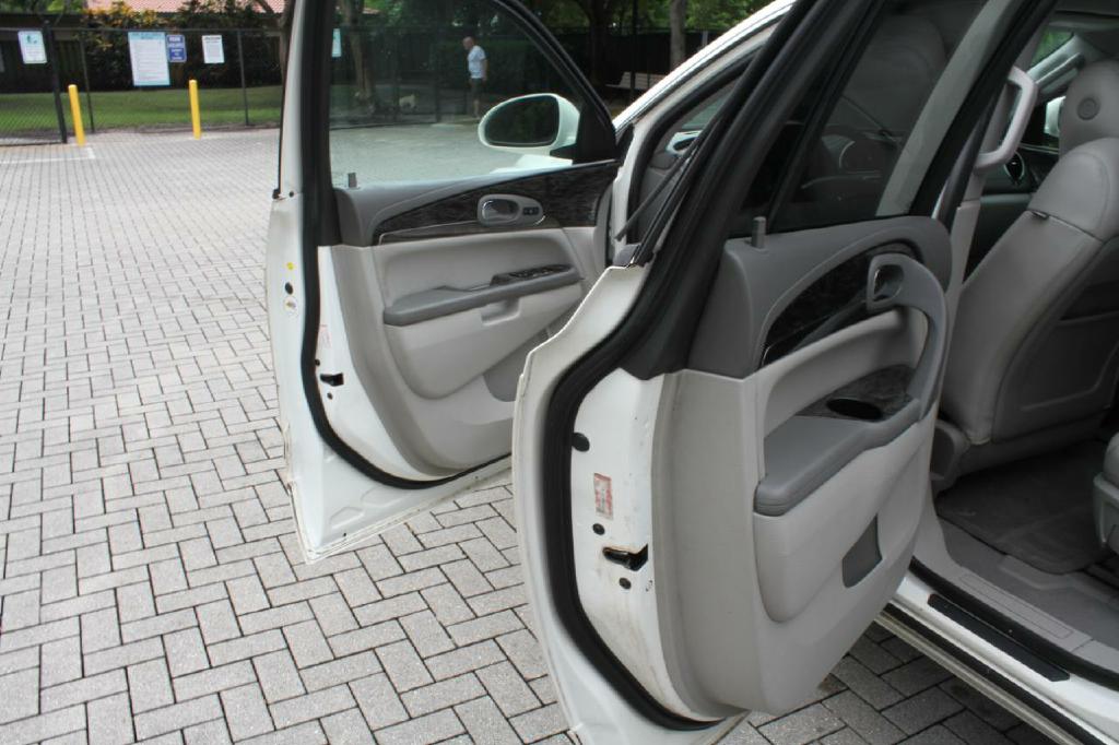 Photo 11 of this BUICK ENCLAVE