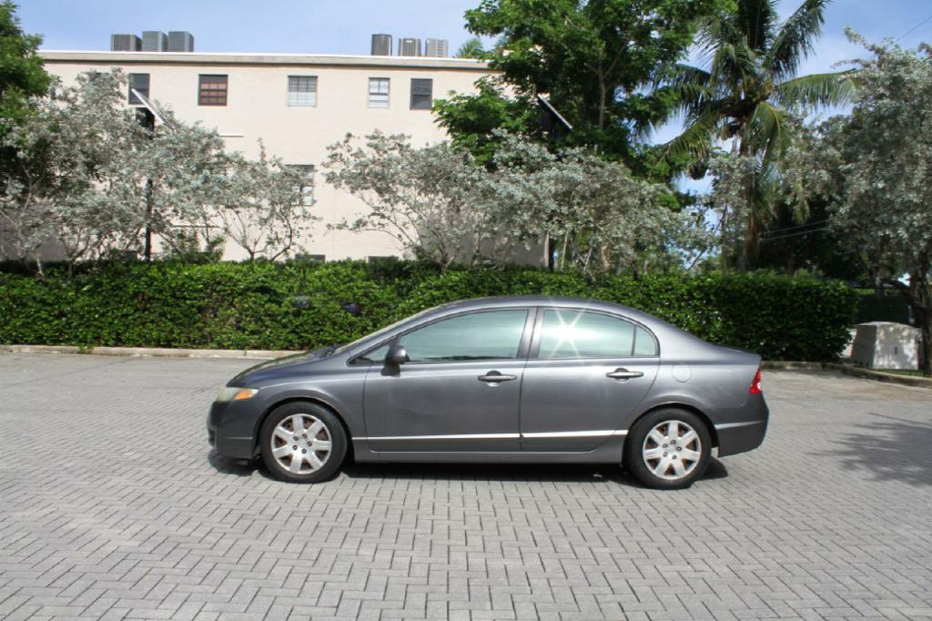 Photo 2 of this HONDA CIVIC
