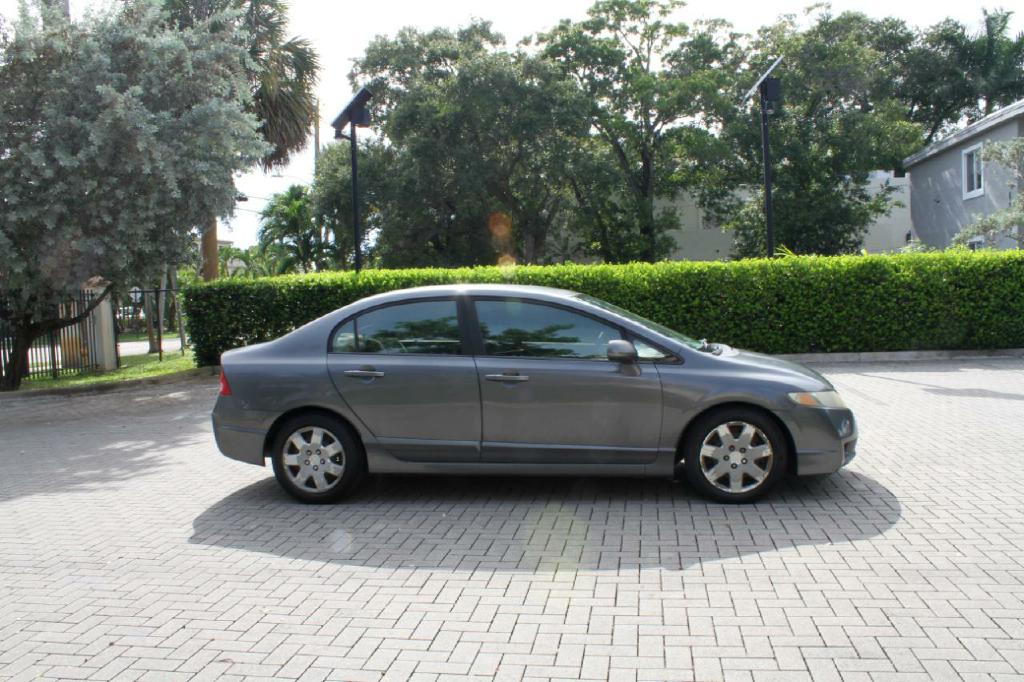 Photo 5 of this HONDA CIVIC