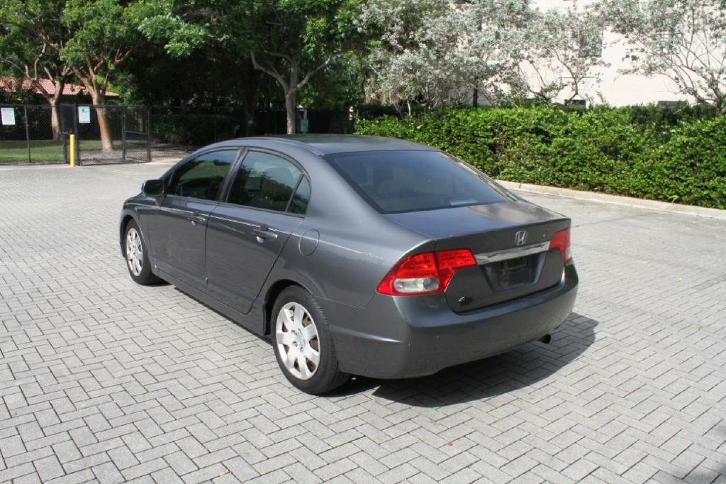 Photo 7 of this HONDA CIVIC