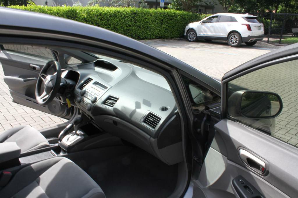 Photo 12 of this HONDA CIVIC