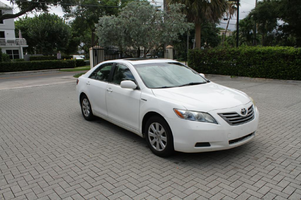 Photo 4 of this TOYOTA CAMRY HYBRID
