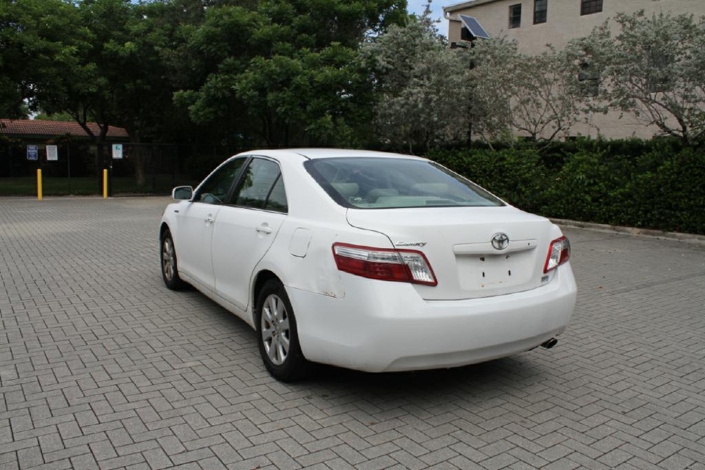 Photo 8 of this TOYOTA CAMRY HYBRID