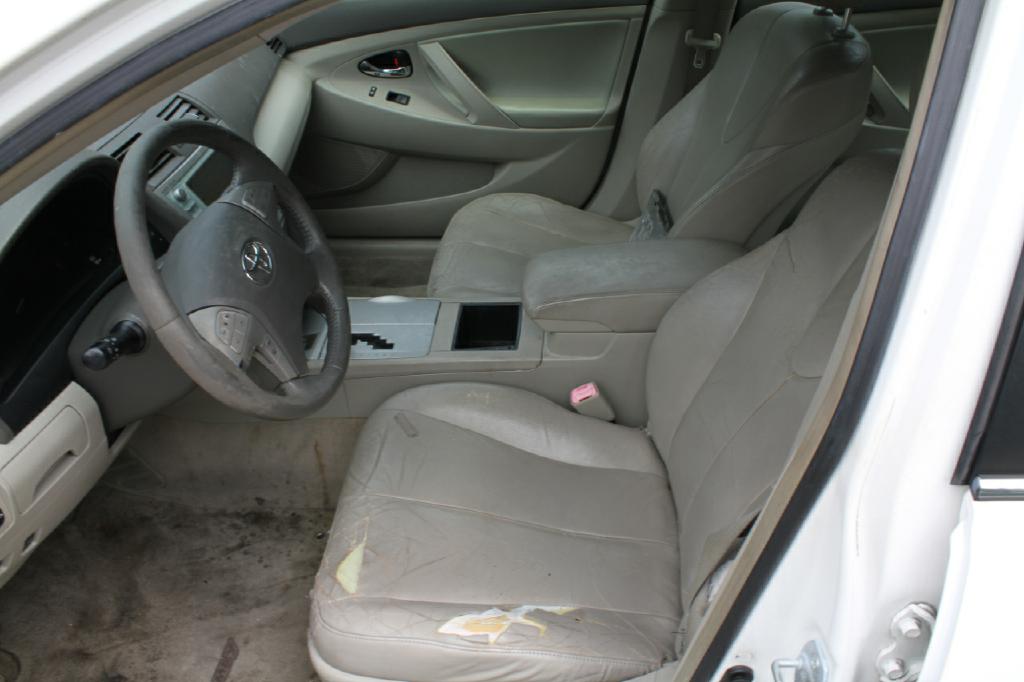 Photo 9 of this TOYOTA CAMRY HYBRID