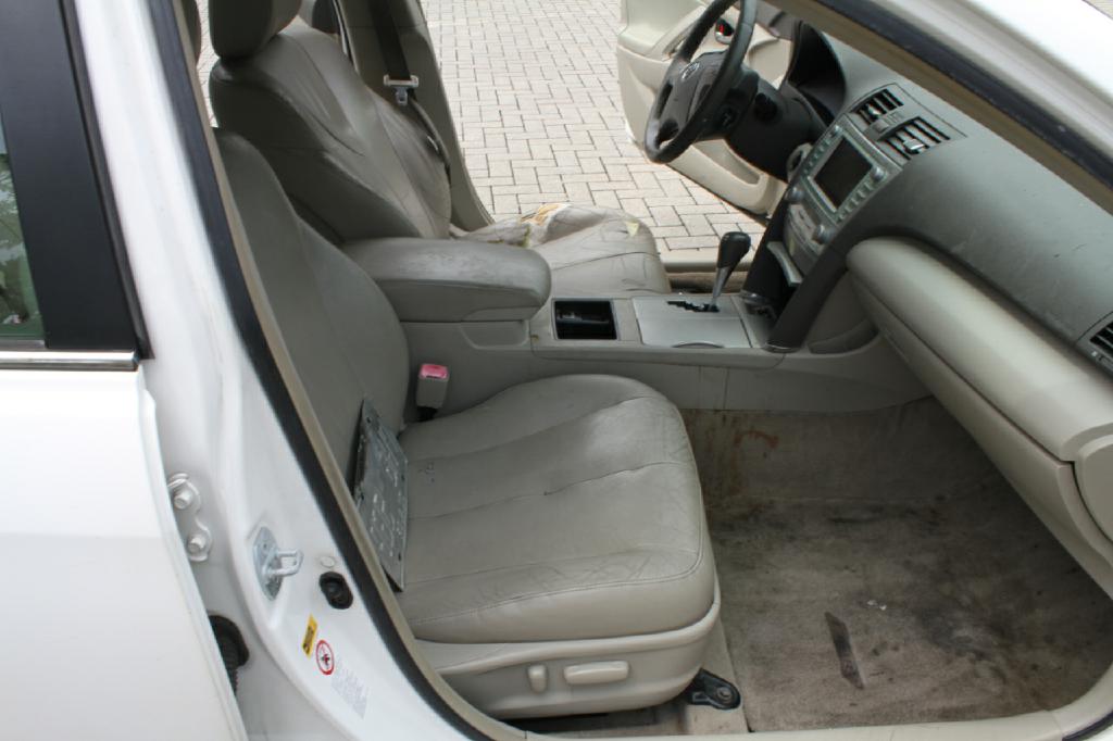 Photo 13 of this TOYOTA CAMRY HYBRID