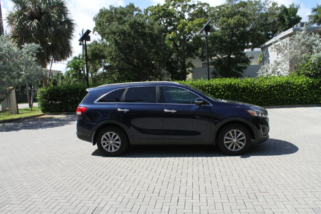 Photo 5 of this KIA SORENTO