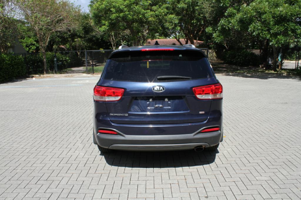 Photo 7 of this KIA SORENTO