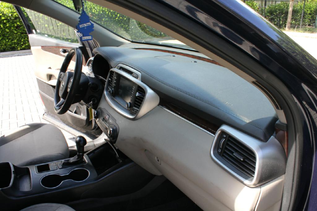 Photo 13 of this KIA SORENTO