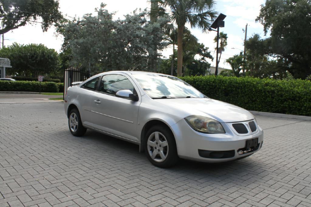 Photo 4 of this PONTIAC G5