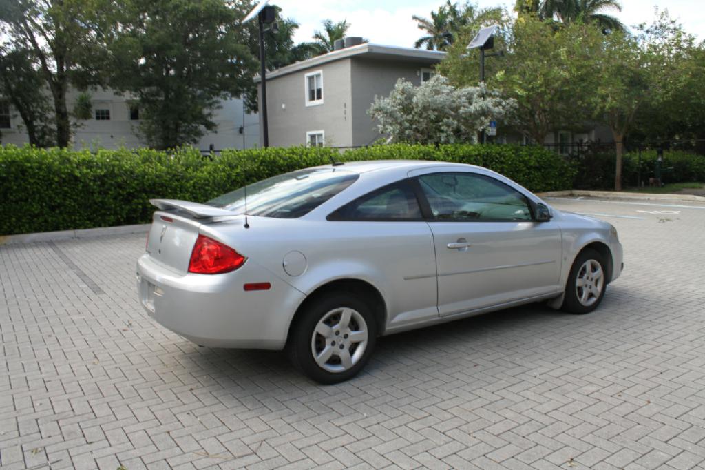 Photo 6 of this PONTIAC G5