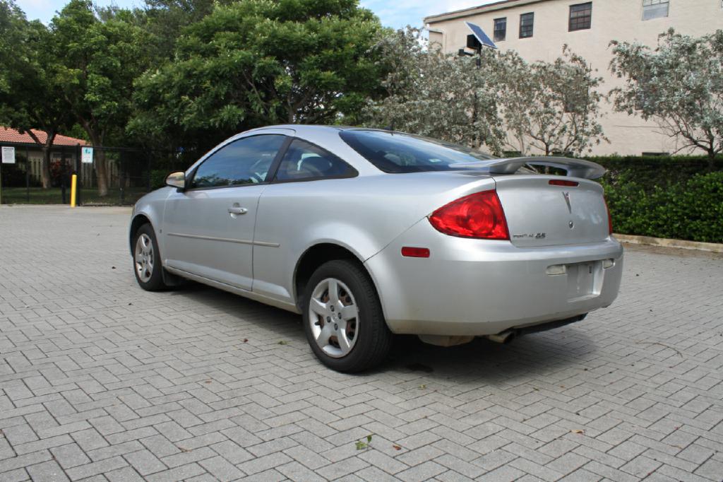 Photo 8 of this PONTIAC G5