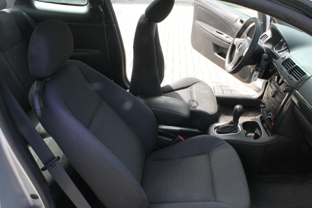 Photo 14 of this PONTIAC G5