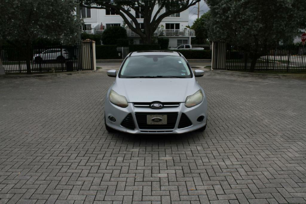 Photo 3 of this FORD FOCUS