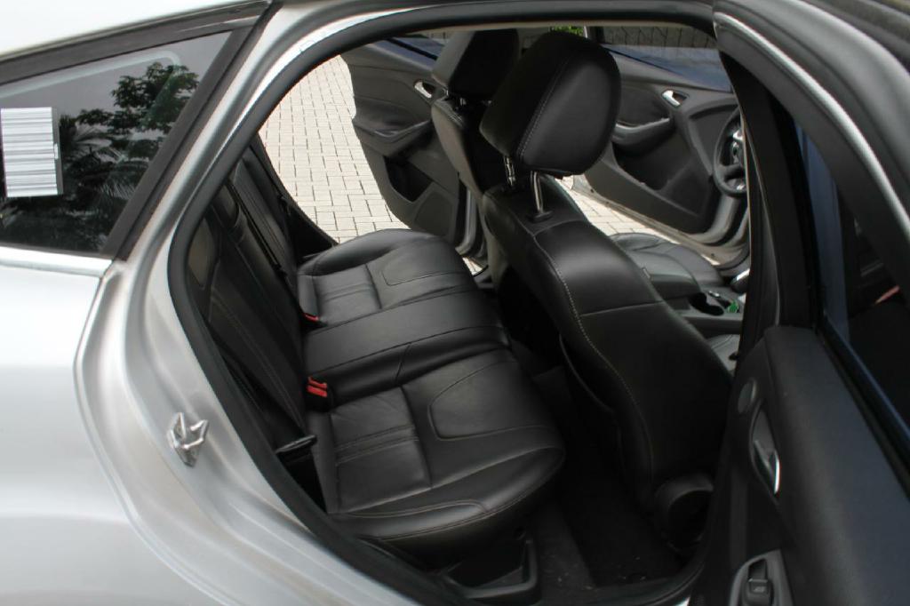 Photo 13 of this FORD FOCUS