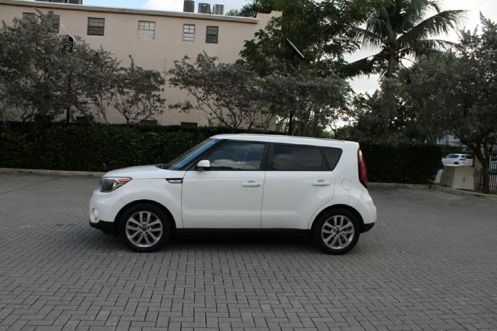 Photo 2 of this KIA SOUL
