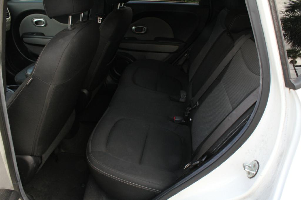 Photo 10 of this KIA SOUL