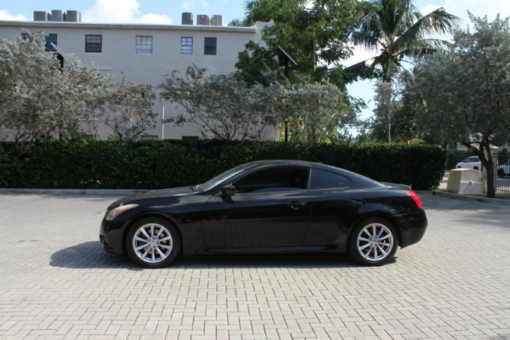 Photo 2 of this INFINITI G COUPE