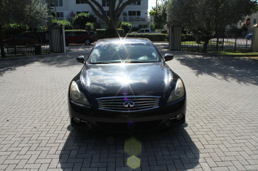 Photo 3 of this INFINITI G COUPE