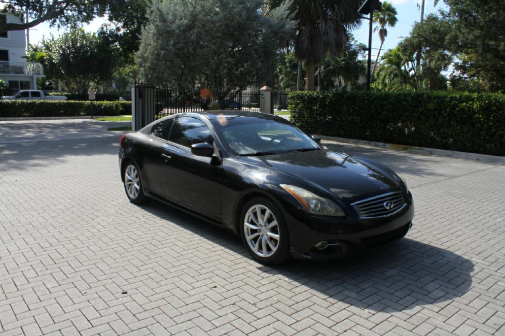Photo 4 of this INFINITI G COUPE