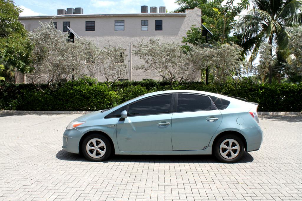 Photo 2 of this TOYOTA PRIUS