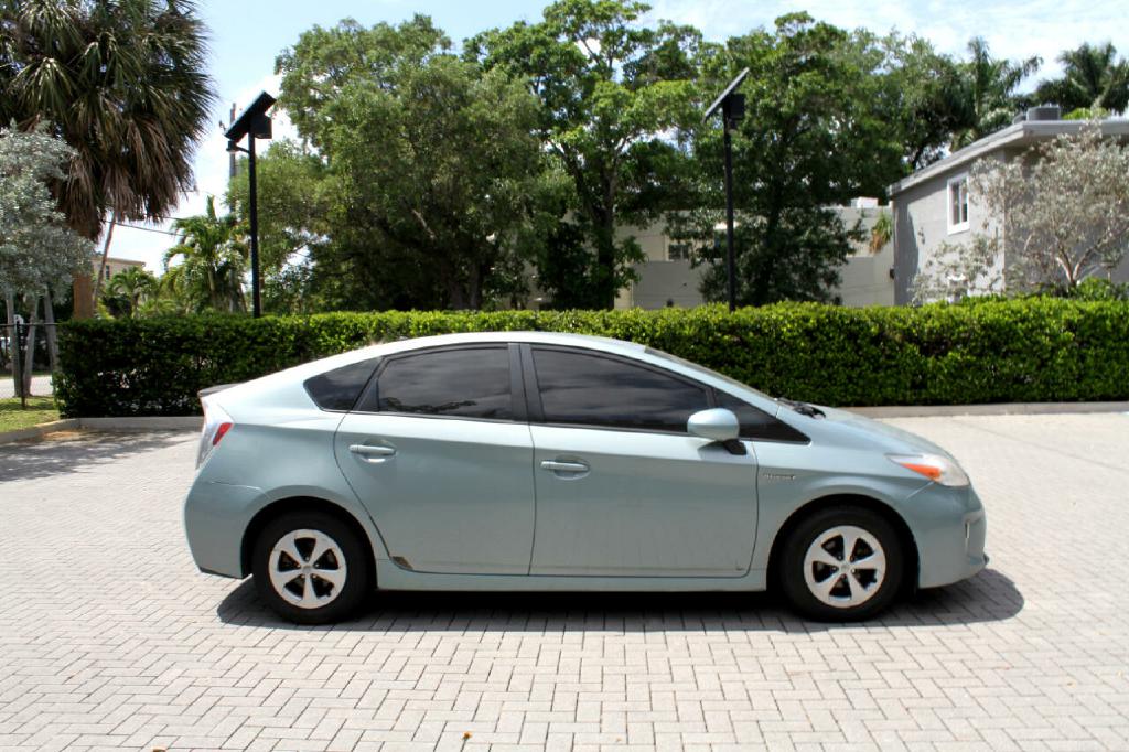 Photo 5 of this TOYOTA PRIUS