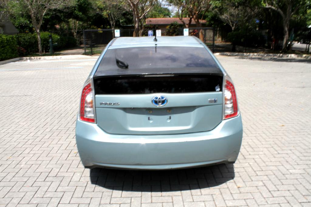 Photo 7 of this TOYOTA PRIUS