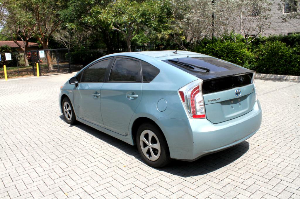 Photo 8 of this TOYOTA PRIUS