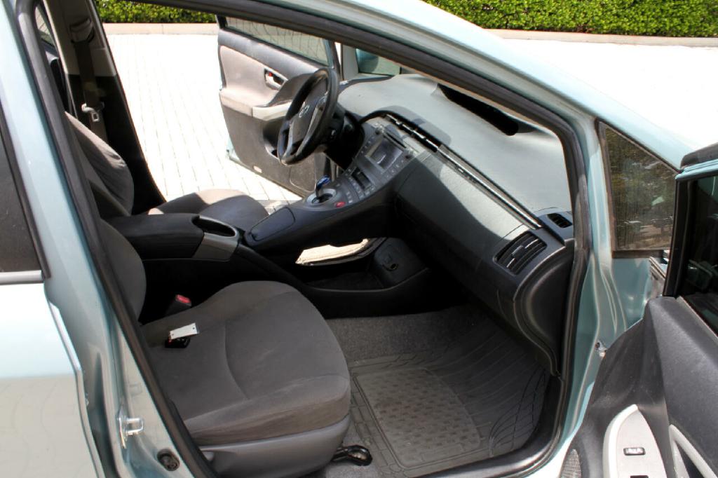 Photo 13 of this TOYOTA PRIUS
