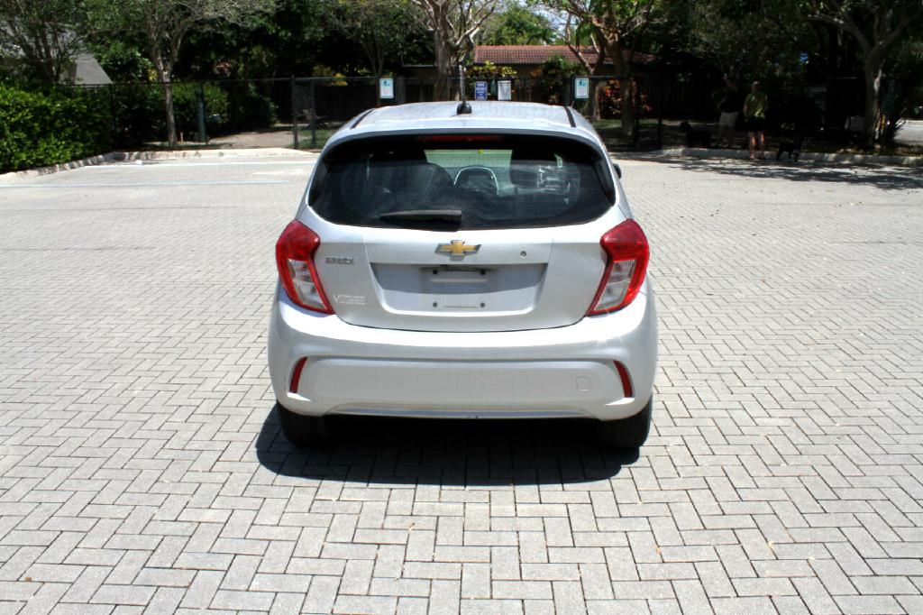 Photo 7 of this CHEVROLET SPARK