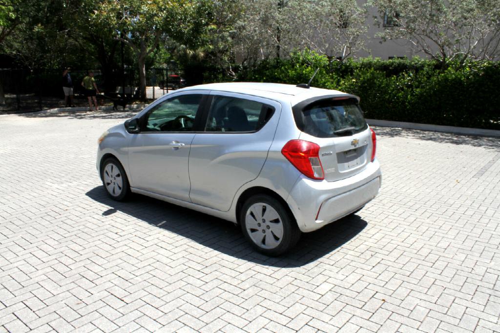 Photo 8 of this CHEVROLET SPARK