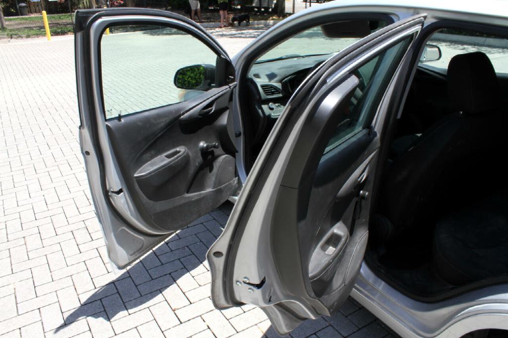 Photo 11 of this CHEVROLET SPARK