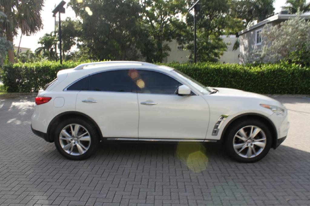 Photo 5 of this INFINITI FX