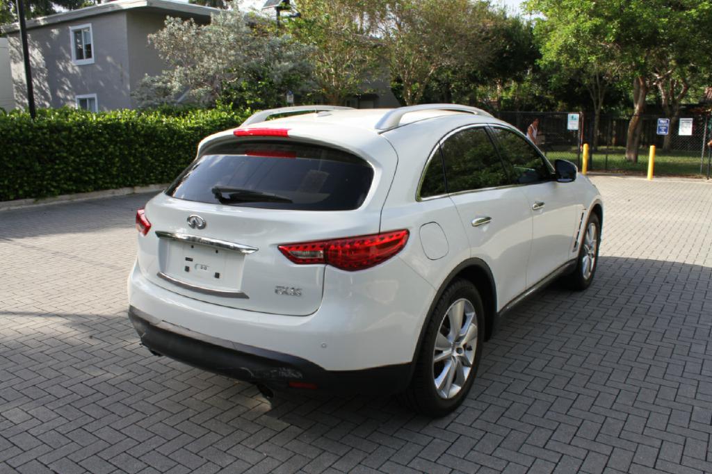 Photo 6 of this INFINITI FX