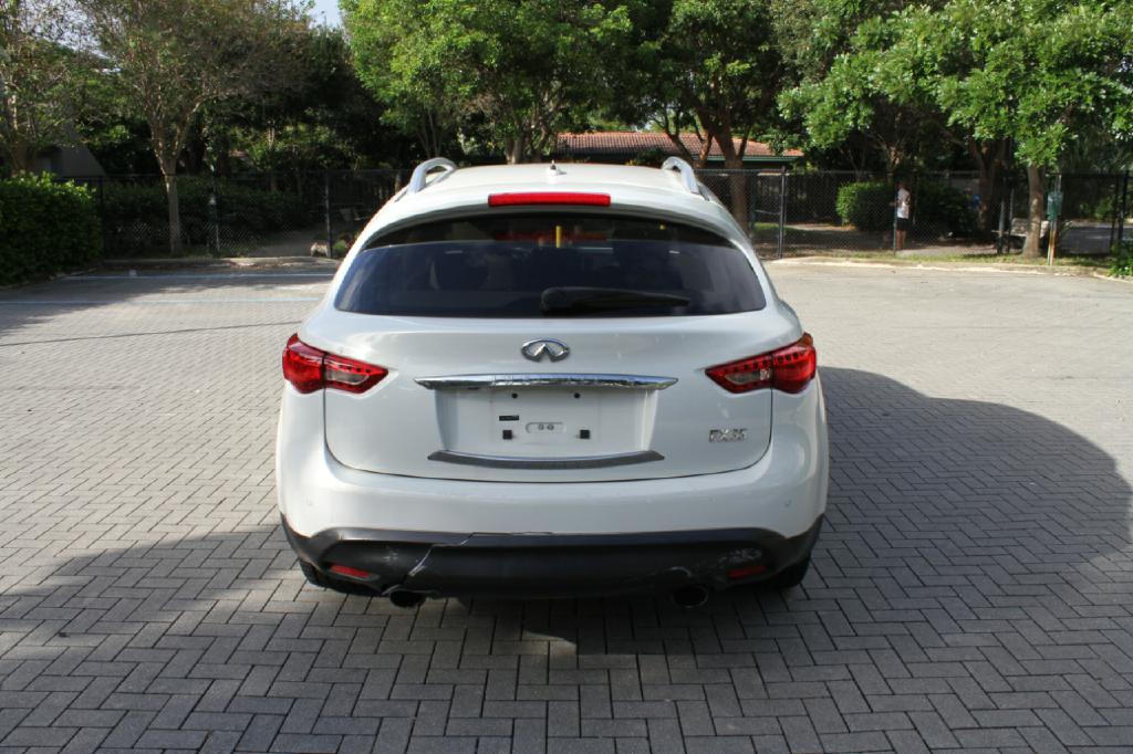 Photo 7 of this INFINITI FX