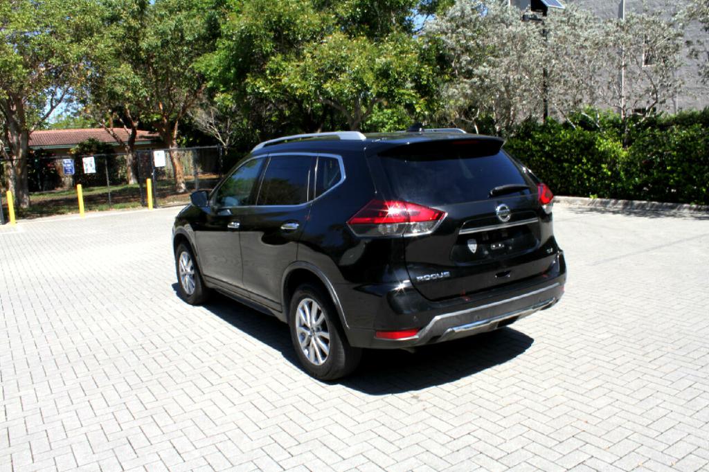 Photo 7 of this NISSAN ROGUE