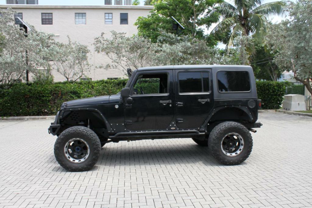 Photo 2 of this JEEP WRANGLER