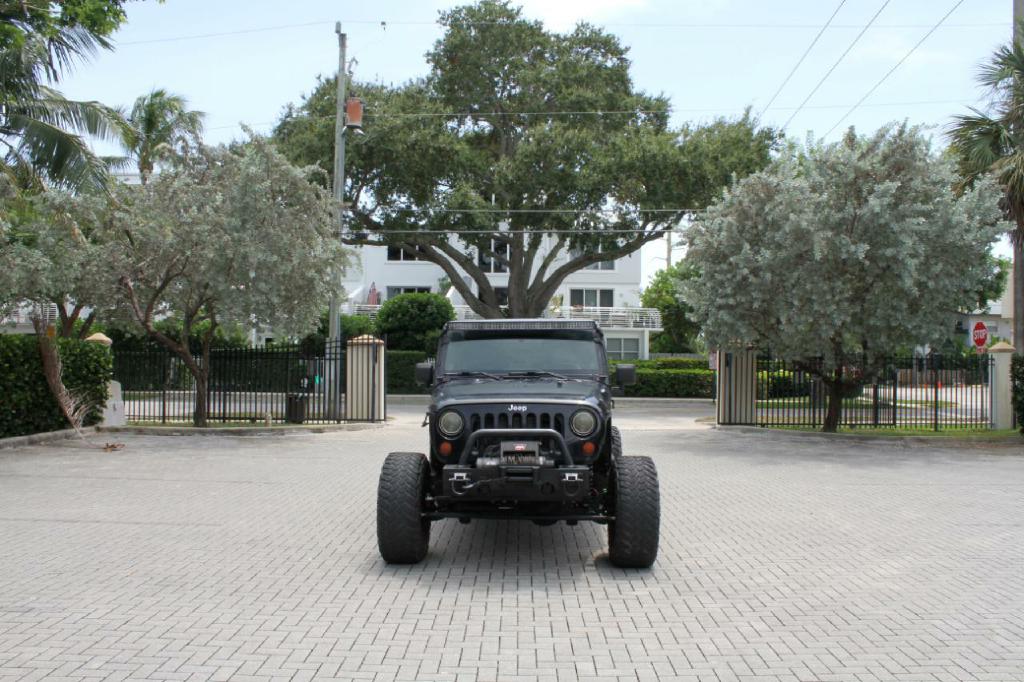 Photo 3 of this JEEP WRANGLER