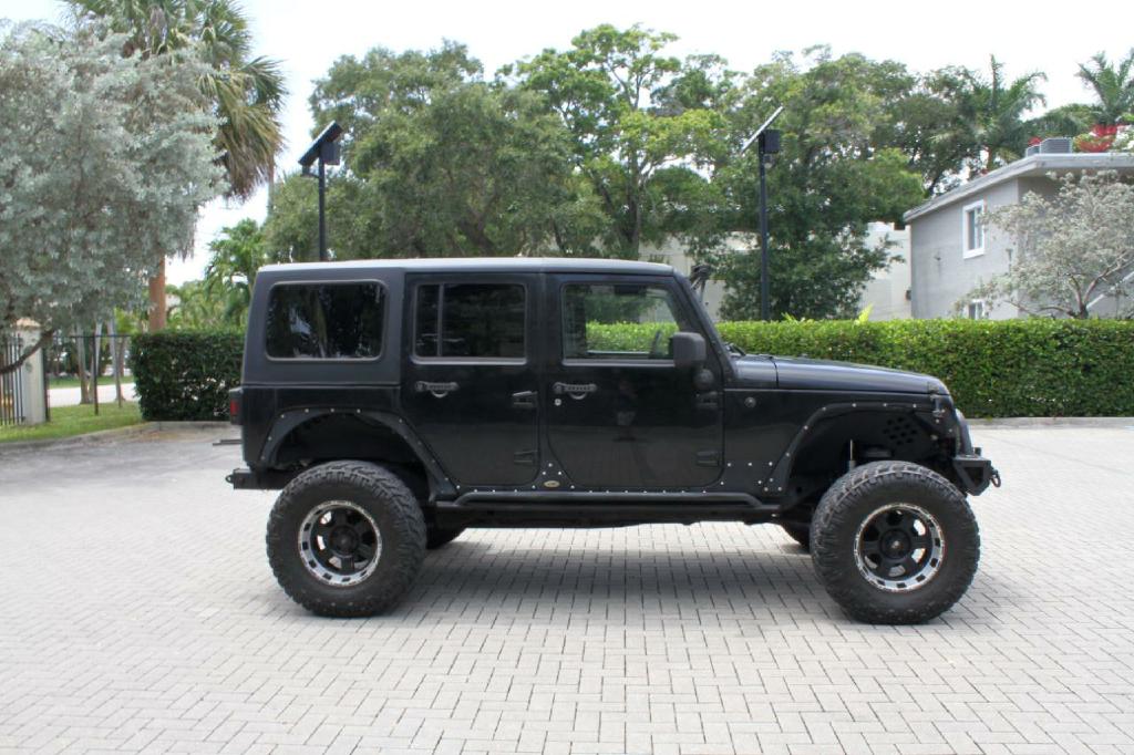Photo 5 of this JEEP WRANGLER
