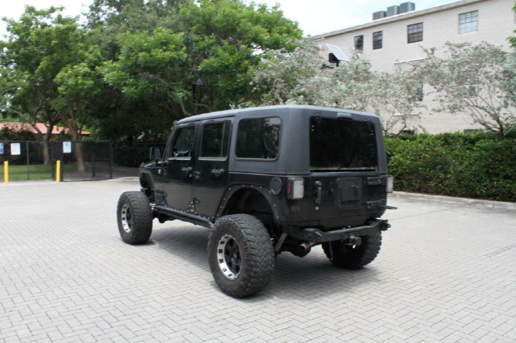Photo 8 of this JEEP WRANGLER