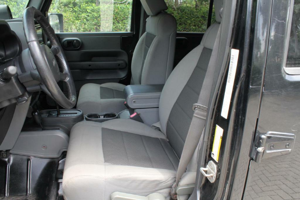 Photo 9 of this JEEP WRANGLER